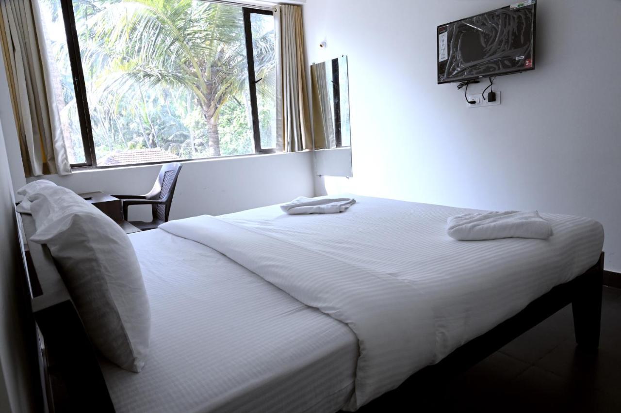 Resort De Goa Calangute Esterno foto